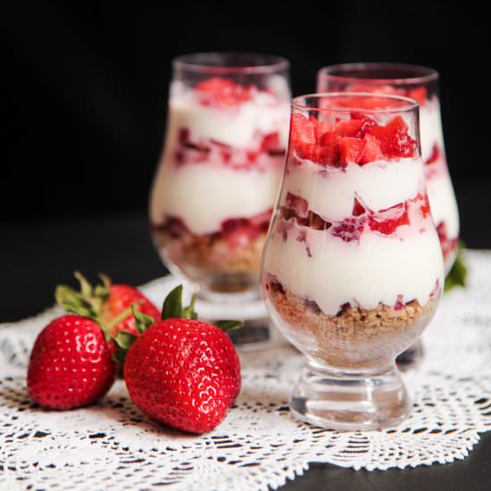 Light & Easy Strawberry Cheesecake