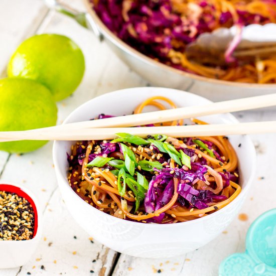 One Pot Easy Vegan Chow Mein