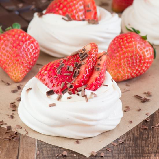 Mini Strawberry Pavlova