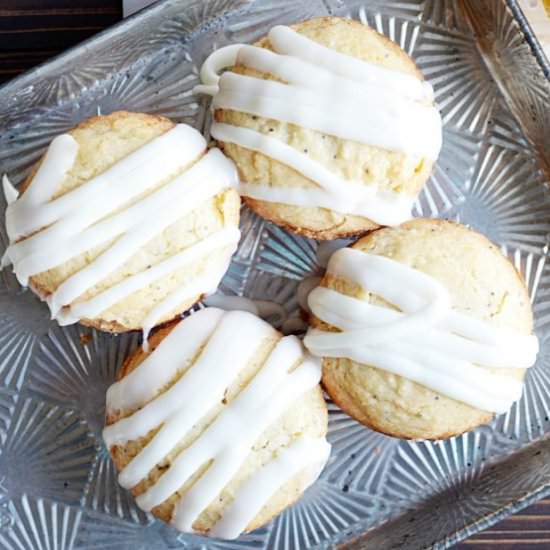 Vanilla Almond Poppy Seed Muffins