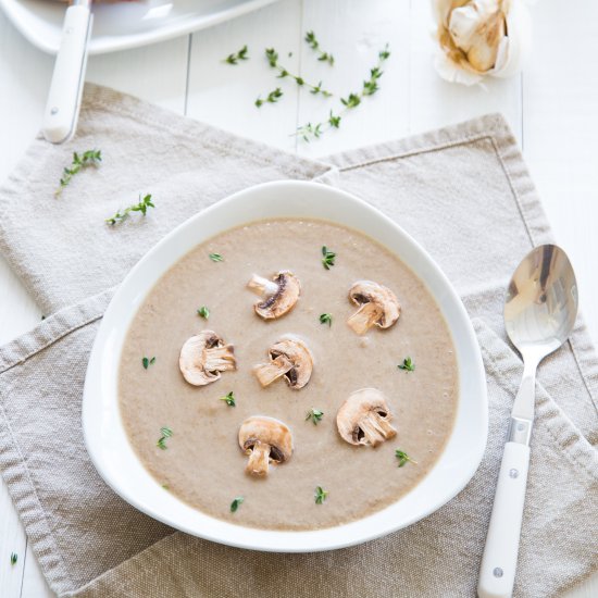 Mushroom and Roasted Garlic Soup