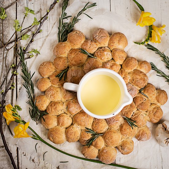 Rosemary Bread with Cheese Fondue