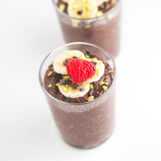 4 Ingredient Chocolate Chia Pudding