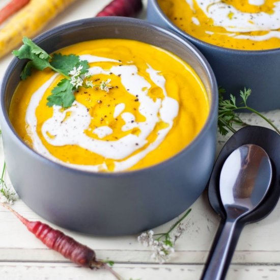 Simple Creamy Roasted Carrot Soup