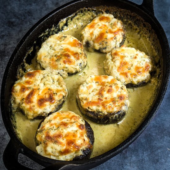 Stuffed Mushrooms in Pesto Sauce