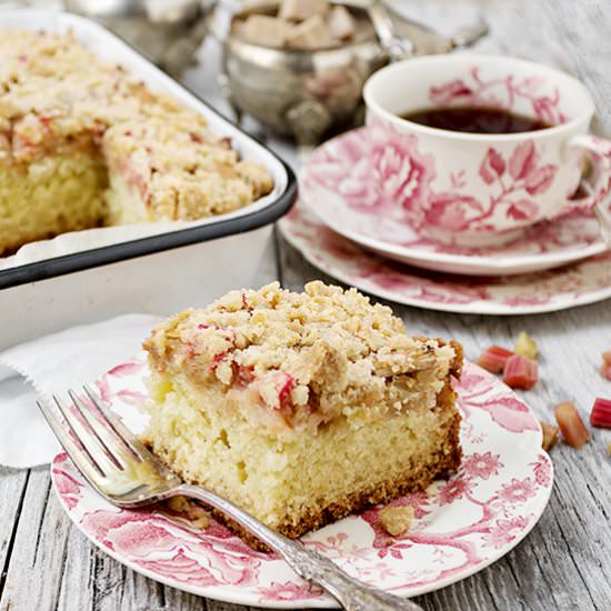 Rhubarb Crumb Cake