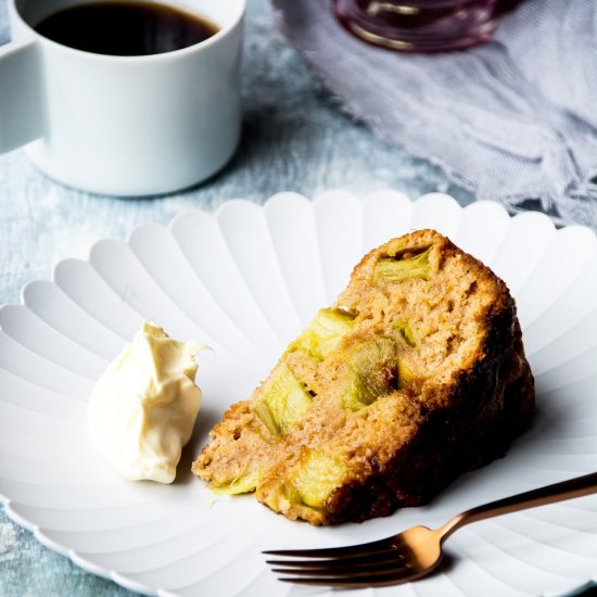 Rhubarb ginger cake