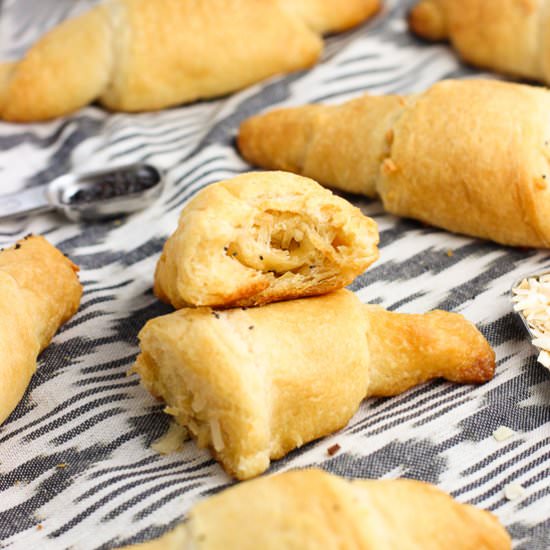 Quick Onion Crescent Rolls