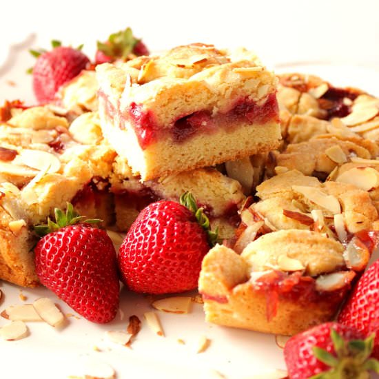 Strawberry Cobbler Bars