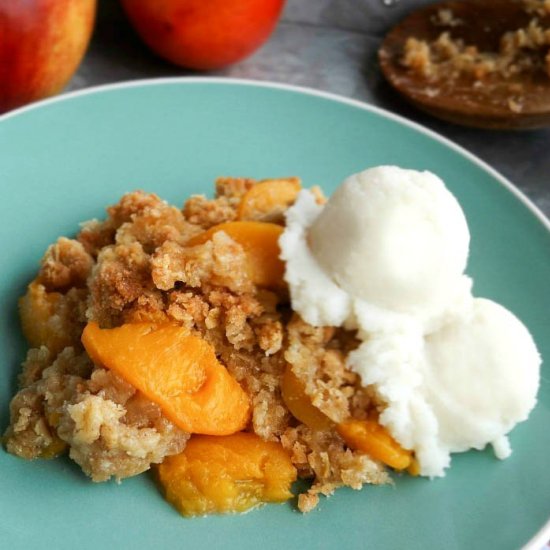 Homemade Peach Cobbler Crisp