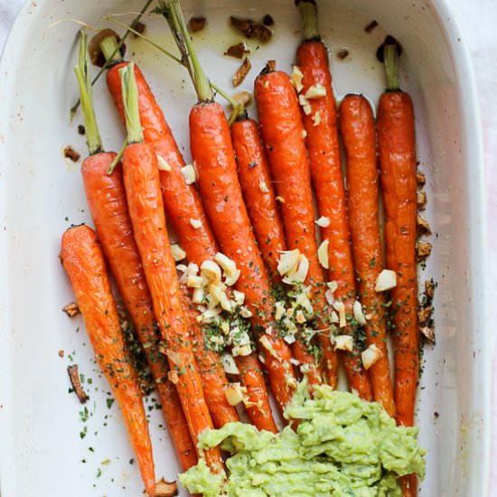 Garlic roasted carrots & guacamole