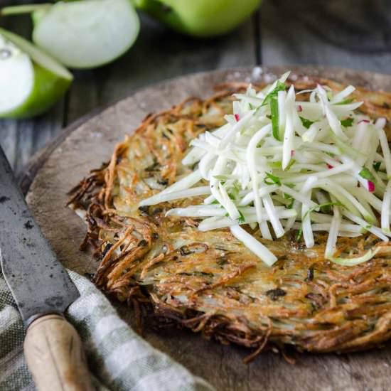 POTATO RÖSTI WITH APPLE SLAW