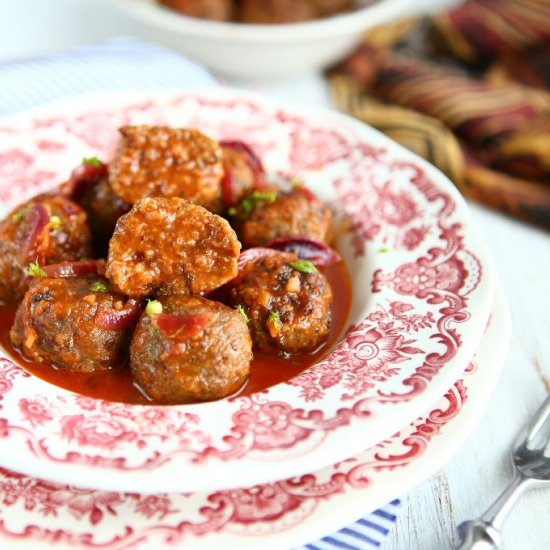 Slow Cooker Sriracha Meatballs