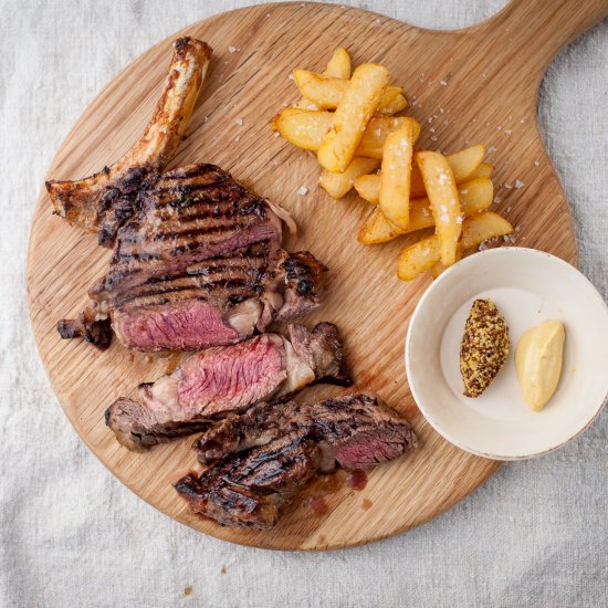 rib-eye with crispy potatoes