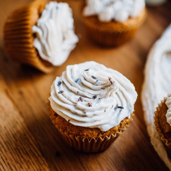 Vanilla Bean Lavender Cupcakes