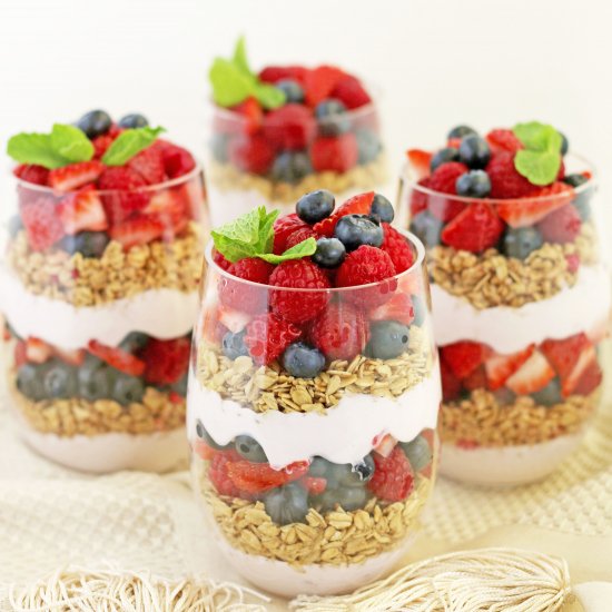 Berry Greek Yogurt Granola Parfait