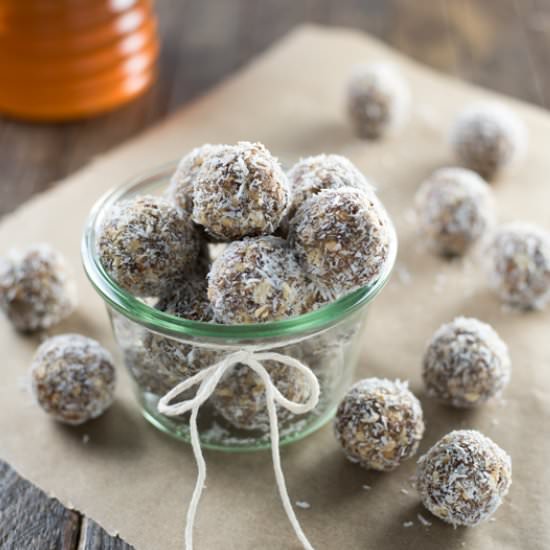 Coconut Date Snack Bites