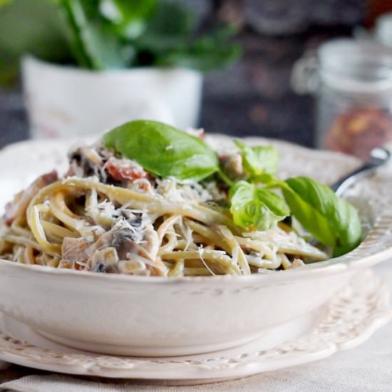 Mushroom spaghetti carbonara