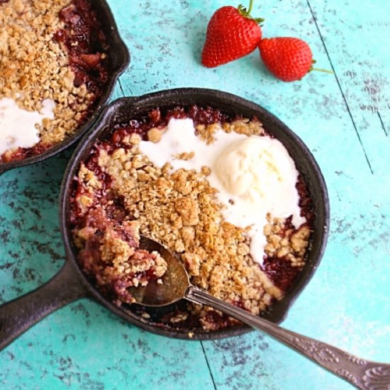 Strawberry-Rhubarb Crumble for Two