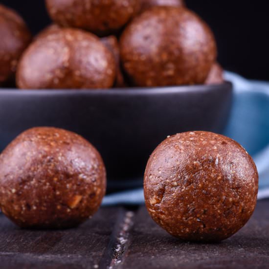 Choc Peppermint Bliss Balls