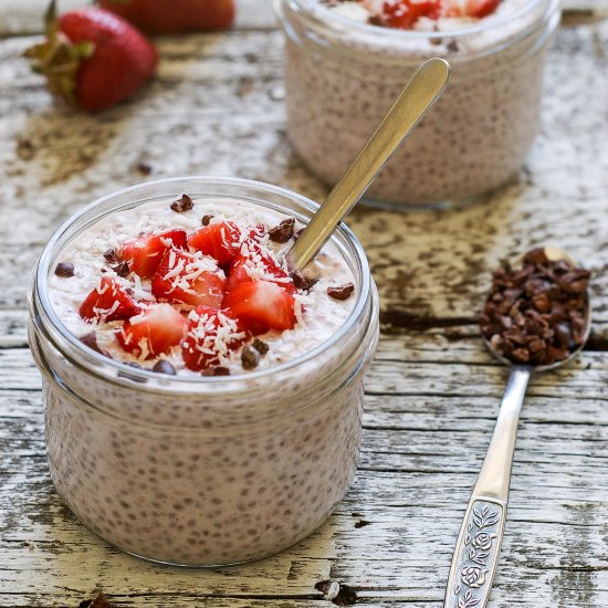 Strawberry coconut chia pudding