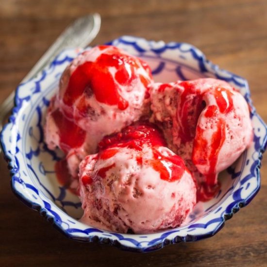 Fresh Strawberry Ice Cream