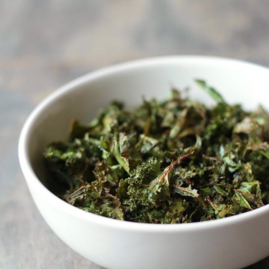 Super crispy Garlic Kale Chips