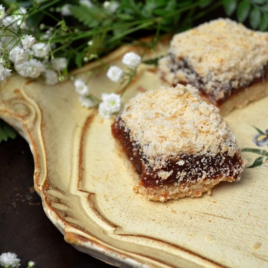 Easy Classic Date Squares