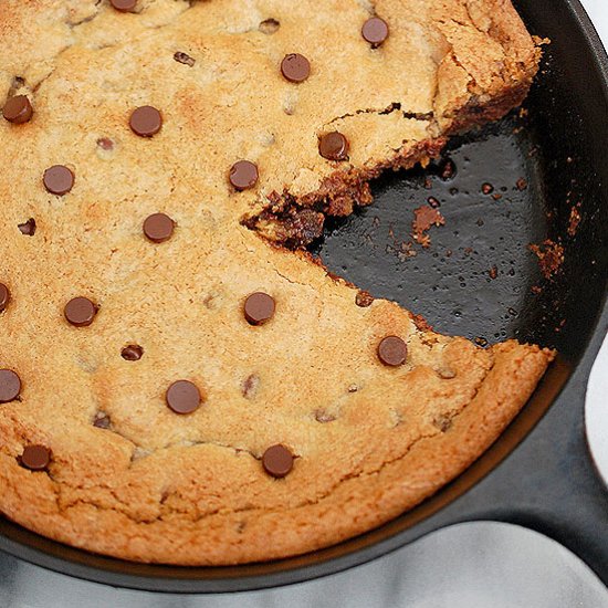 Nutella stuffed chocolate chip pie