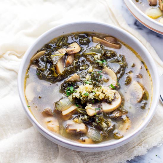 Mushroom Kale Quinoa Soup