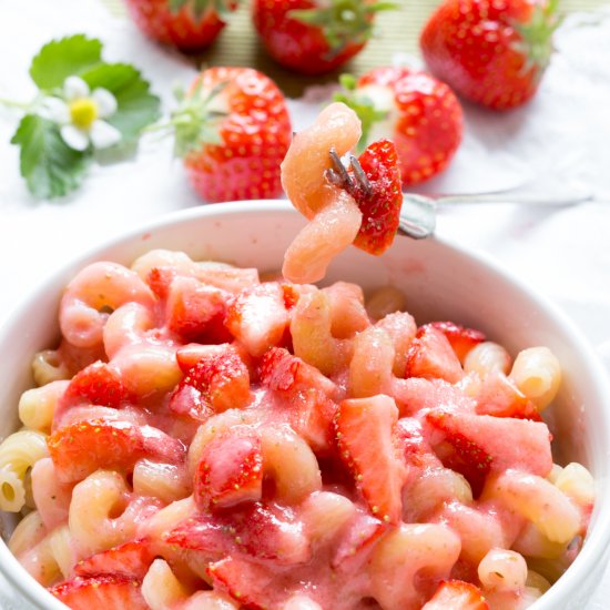 Fresh Strawberry Sauce Pasta