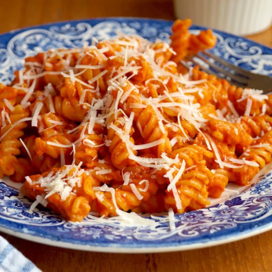 Roasted Red Pepper Tomato Pasta