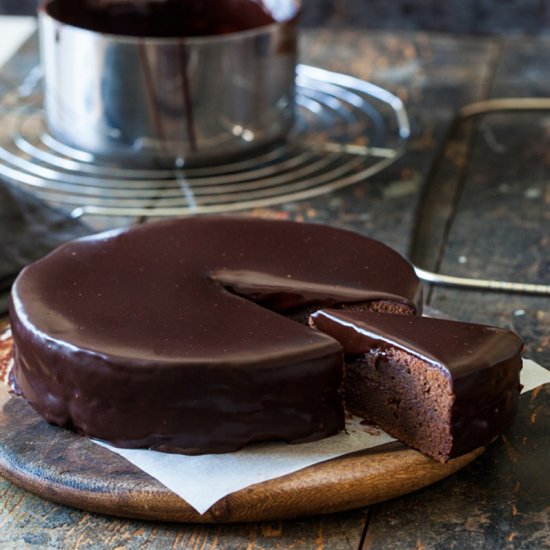 Super Delicious Sacher Torte