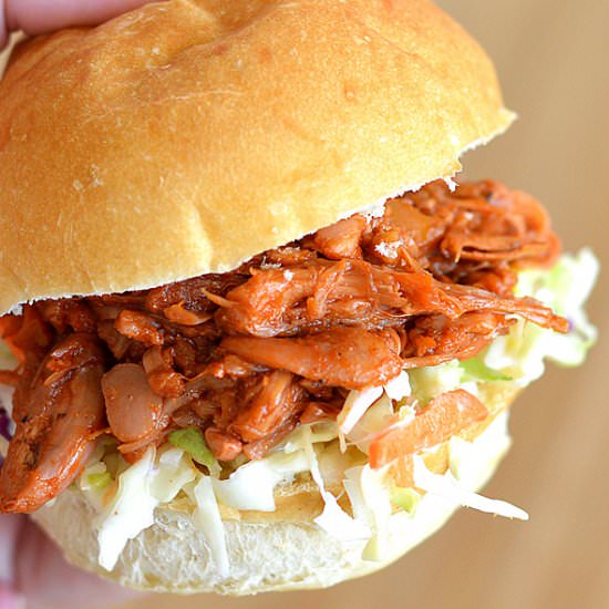 Vegan Pulled Jackfruit Sandwiches