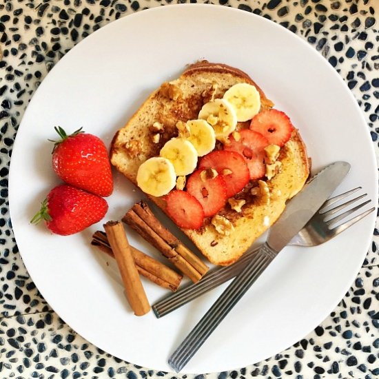 Eggy Bread with Cinnamon and Fruit