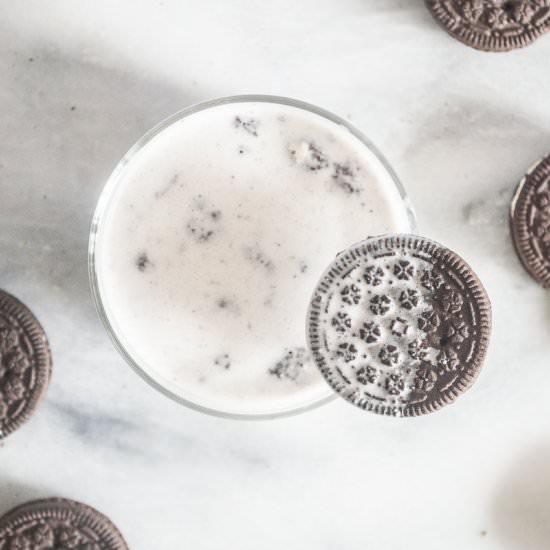 Healthy Cookies N’ Cream Smoothie