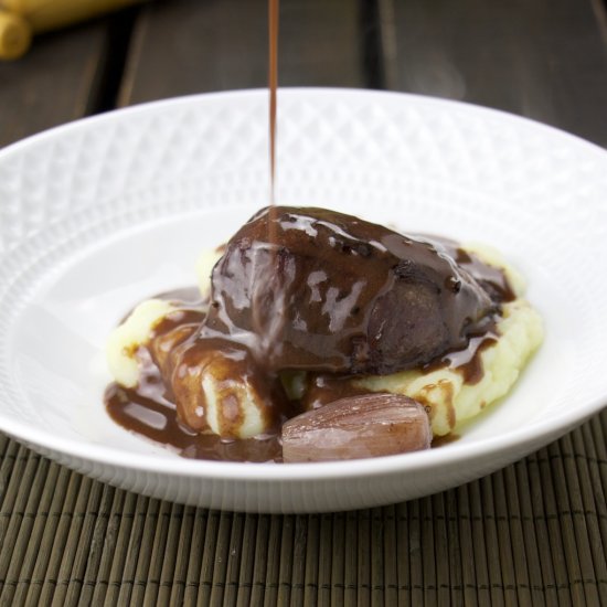 Tender Pork Cheeks in Wine Sauce