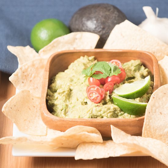 Simple Spicy Guacamole