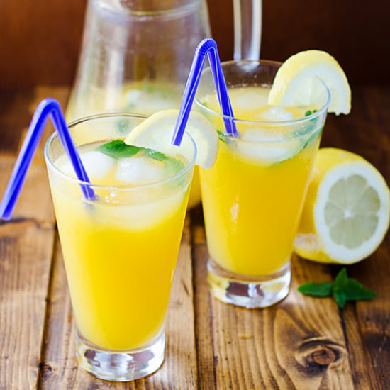 Fresh Mango Lemonade