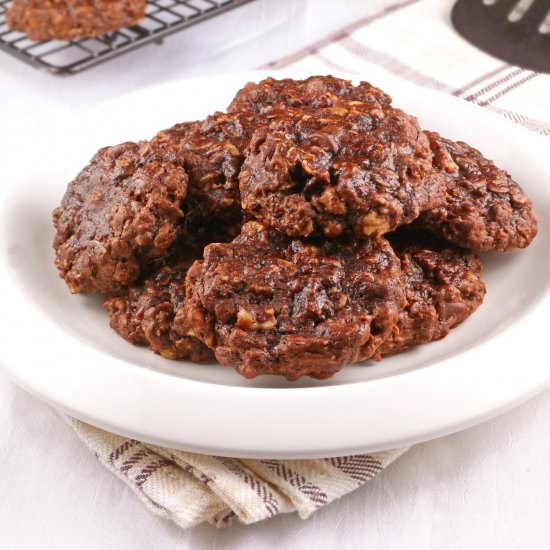 Fudgy Oatmeal Walnut Cookies