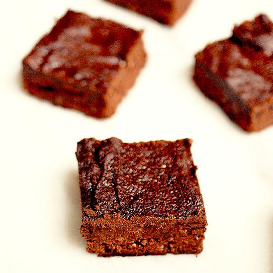 One bowl flourless fudge brownies