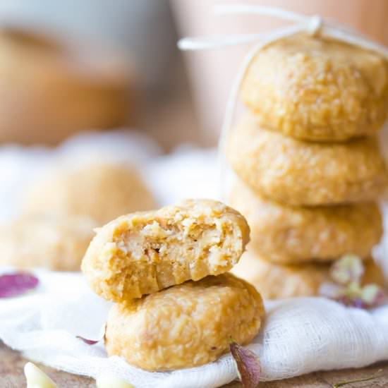 Peanut White Chocolate Macaroons