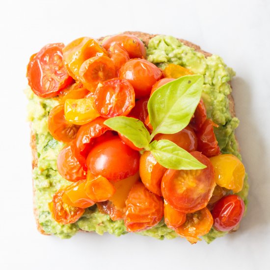 Avocado Toast With Tomatoes