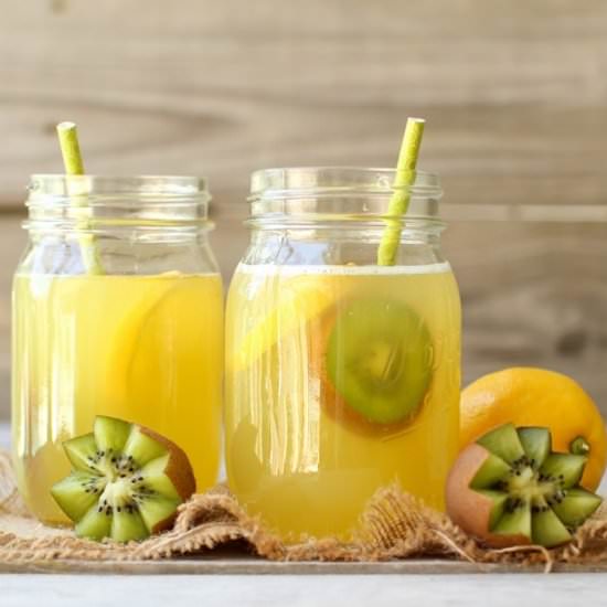 Fruit-sweetened Lemonade