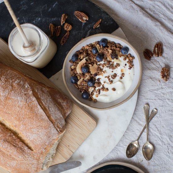 Vanilla Yoghurt Bowl with Granola