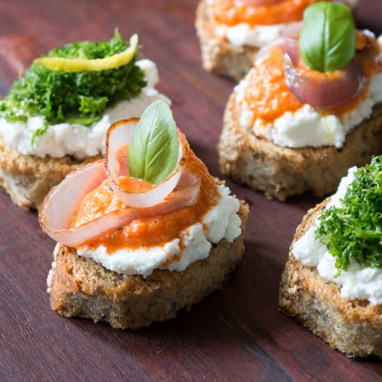 Healthy Ricotta Crostini