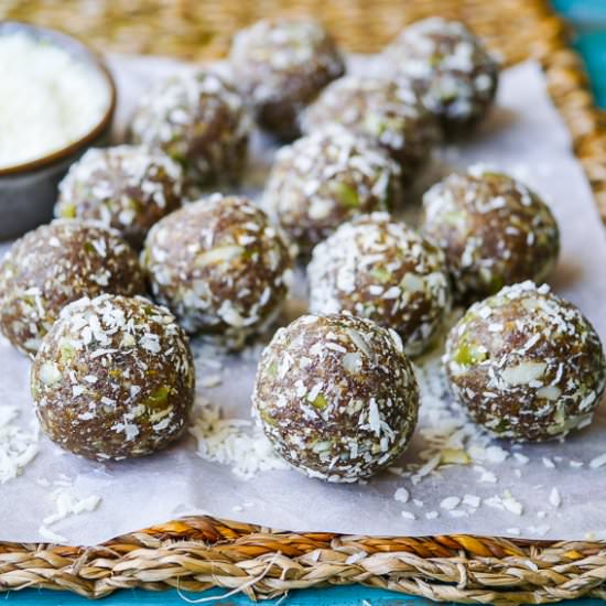 Apricot Cashew & Pumpkin Seed Balls