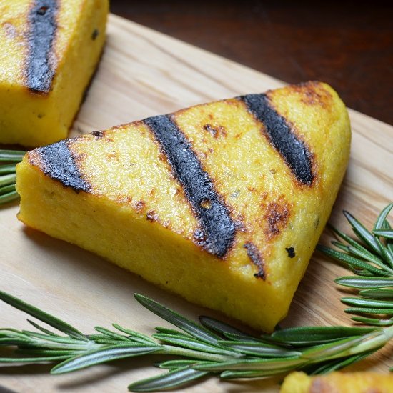 Easy Garlicky Grilled Polenta