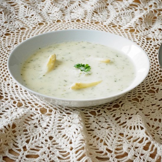 White asparagus soup with chervil