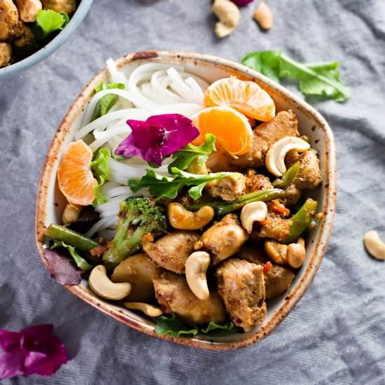 Spicy Thai Cashew Chicken Noodles